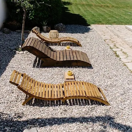 The Queen Of Nature Vila